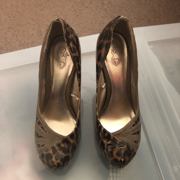 High heel shoes with leopard print - Picture 2 of 7